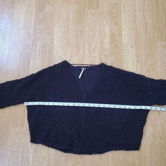 FREE PEOPLE | Popcorn Crop Sweater - Black - Picture 12 of 15